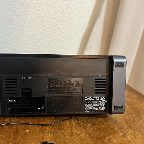 Timex Alarm Clock Radio T235Y Digital 12 Hour Clock With 2 Alarms Working AUX - Picture 14 of 16
